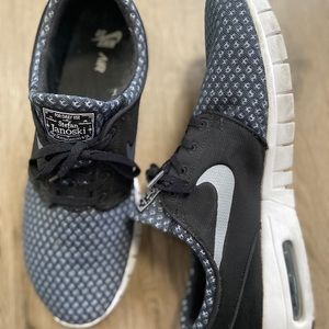 Nike men’s shoes